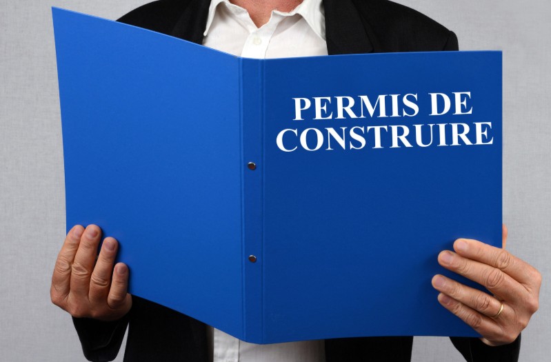 Affichage du permis de construire : le Conseil d’État rejette les photographies numériques horodatées comme preuve suffisante