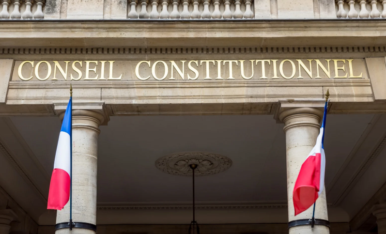 Le Conseil constitutionnel annule l’article 37 de la loi de simplification de la vie économique qui supprimait les ZFE